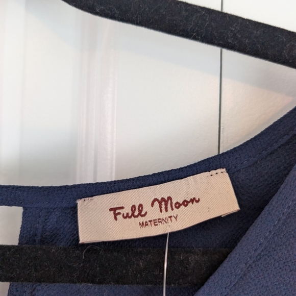 Full Moon Crepe Maternity Blouse with Scallop Sleeve - Picture 8 of 9